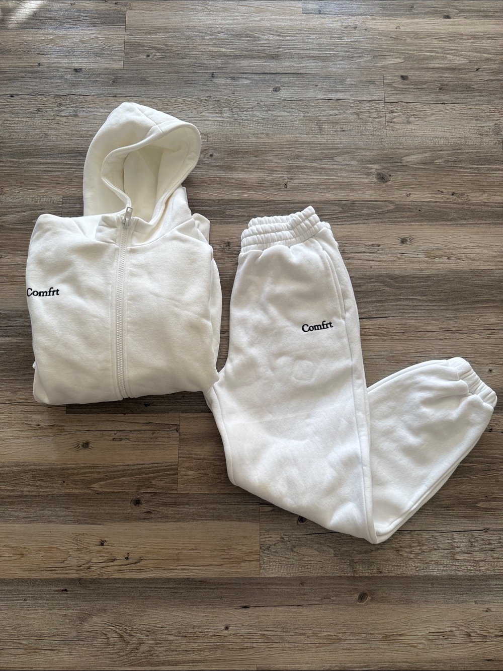BRAND NEW!! Size medium COMFRT set